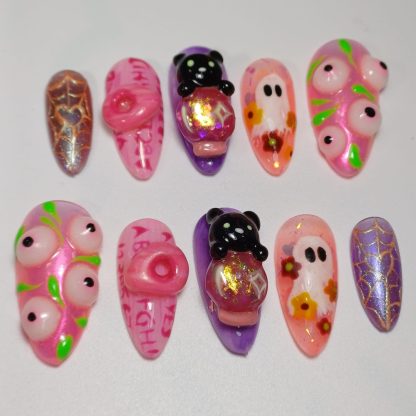Set de uñas press on fantasmales